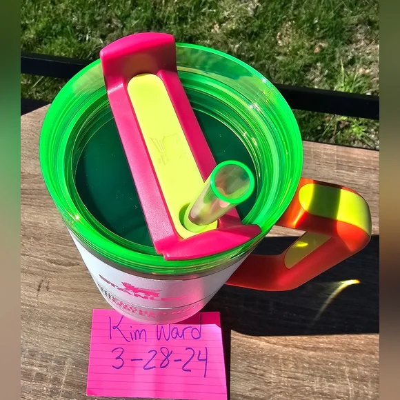 Stanley White Neon 40oz DSG EXCLUSIVE - Picture 4 of 7